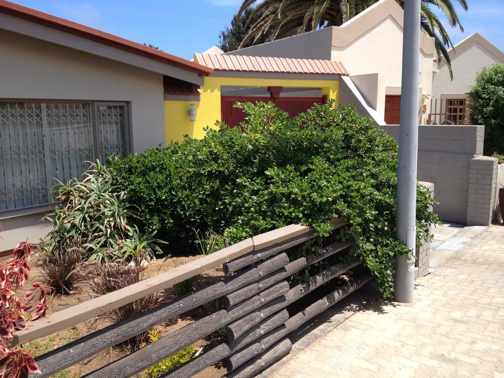 Beach Walk House And Cottage - Self Catering Swakopmund Exterior photo