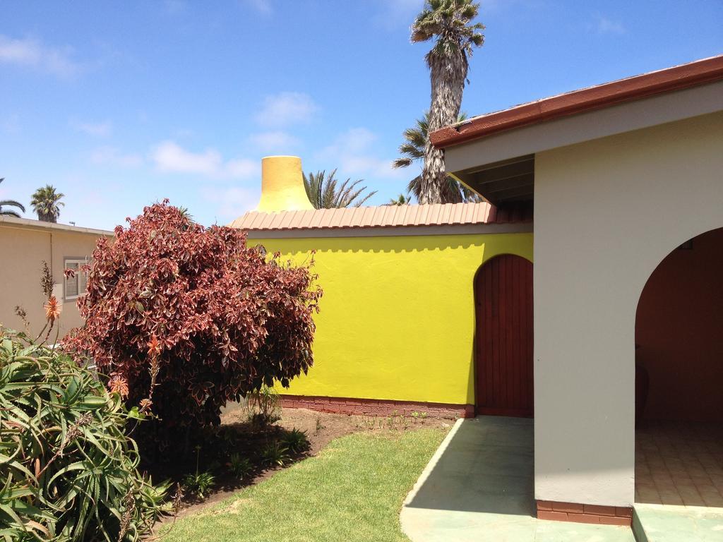 Beach Walk House And Cottage - Self Catering Swakopmund Exterior photo