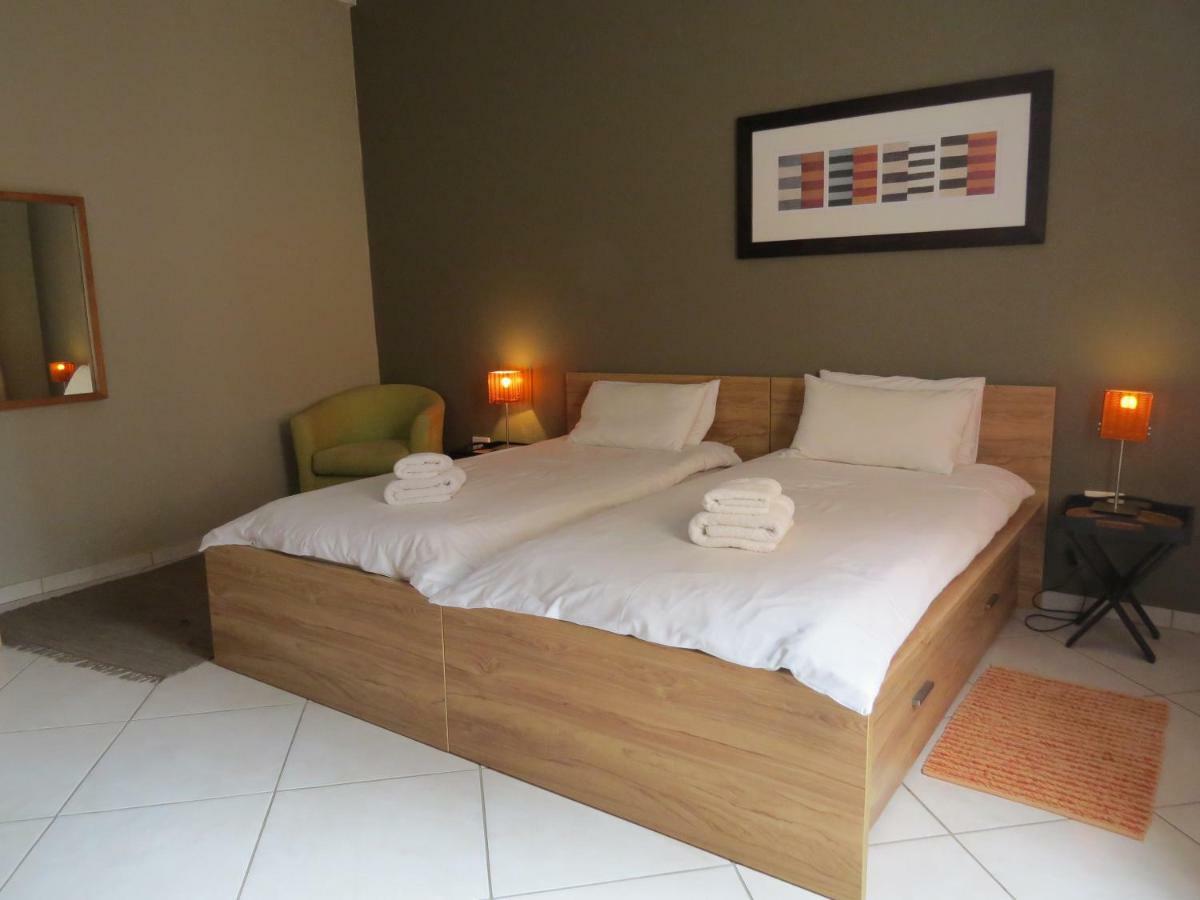 Beach Walk House And Cottage - Self Catering Swakopmund Exterior photo